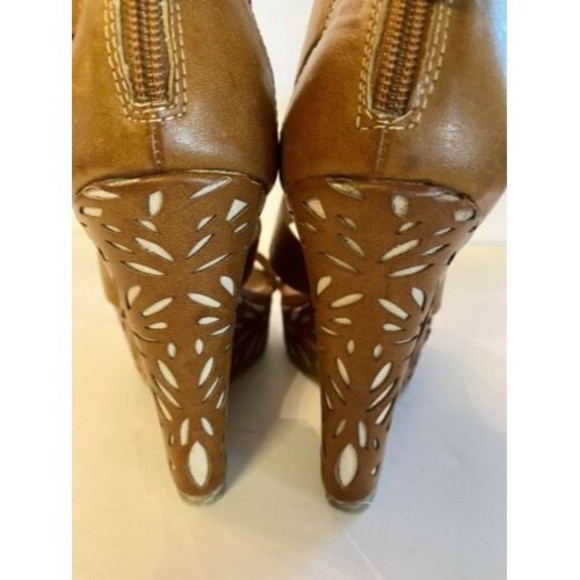 Charming Charlie Women's 7 Brown Faux Leather Wedge Sandals Heels - Picture 5 of 8